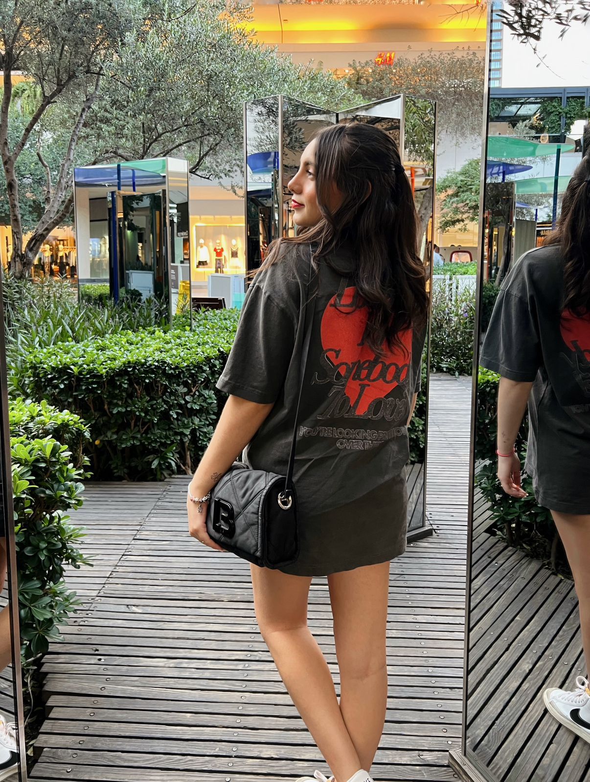 Looking Love | Black washed oversize